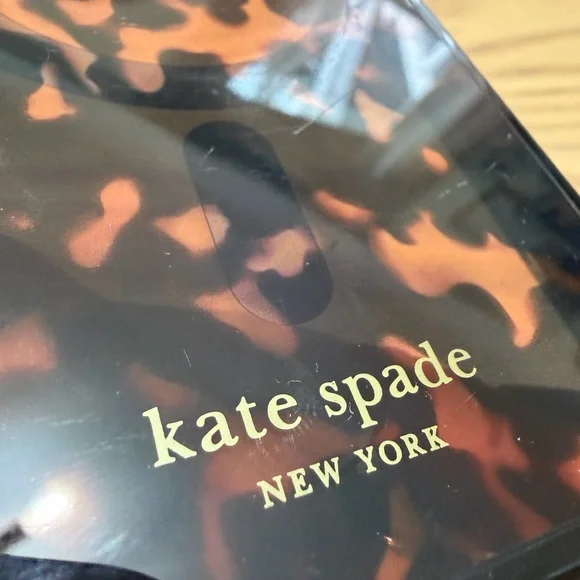 Kate Spade ♠️🎉 Tortoise Shell iPhone 17 pro Case - Picture 3 of 3